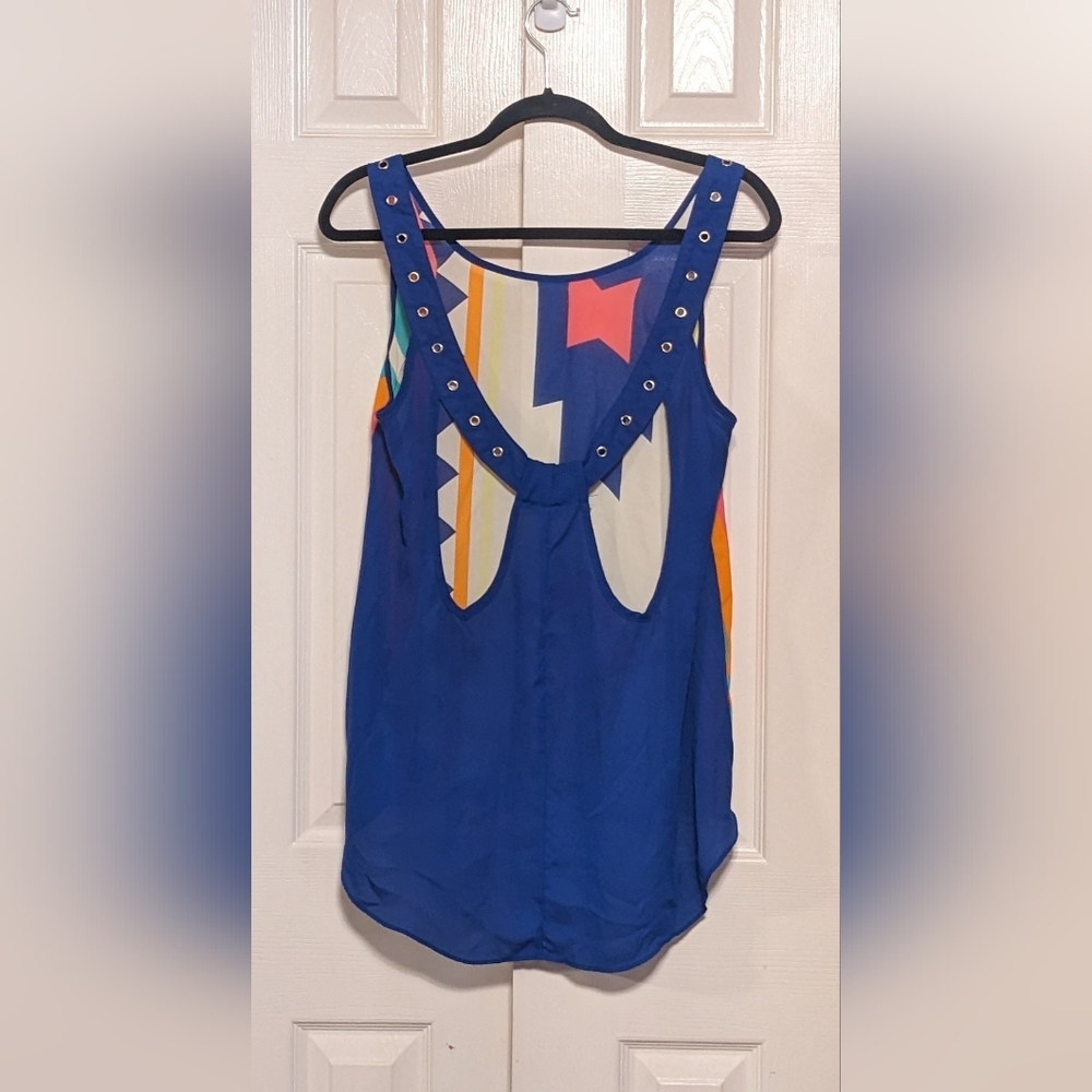 5/$25 Lulumari Sleeveless Top - Picture 2 of 6